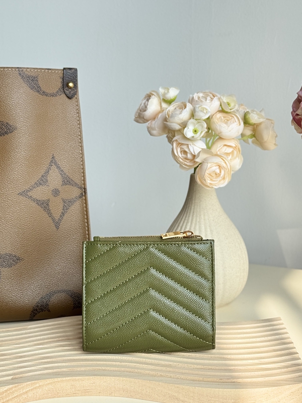 イヴサンローラン財布背面デザイン